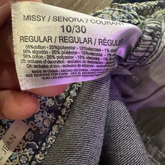 Vintage America Embroidered Blue Jeans - Picture 8 of 11